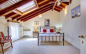 Casa Tzos